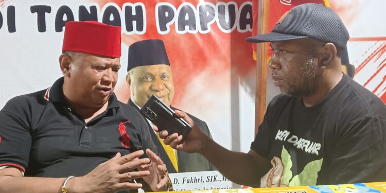 Dari Bugis ke Bumi Cenderawasih: DR. Makmur Tajuddin, Sosok Birokrat yang Setengah Abad Mengabdi untuk Papua